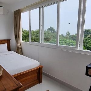 Single Room Private External Bathroom